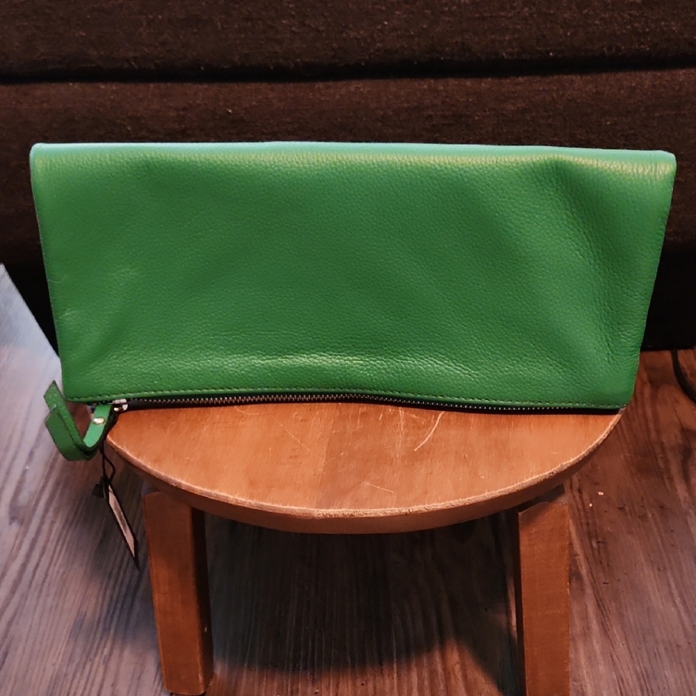 BANANA REPUBLIC Leather Clutch In Kelly Green w/ Animal Print Lining